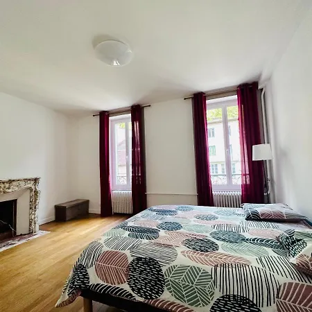 Apartment Spacieux Et Lumineux *
